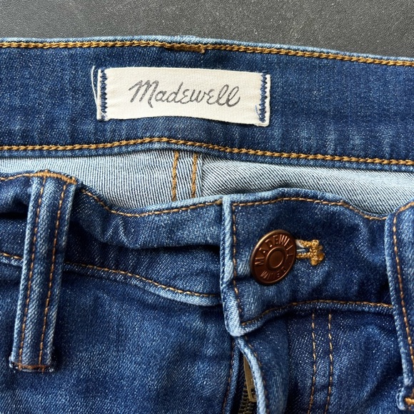 Madewell 9" High-Rise Skinny Jeans in Polly Wash - Picture 6 of 8